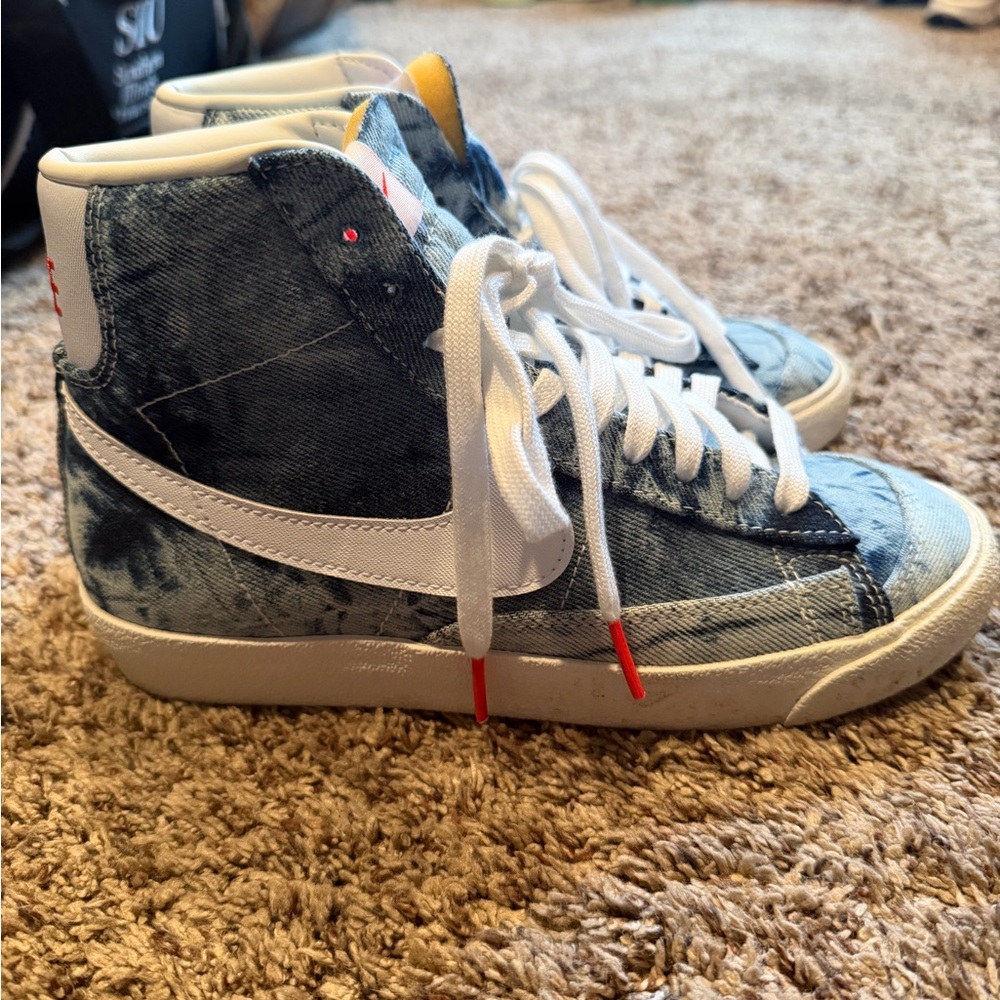 2022 Nike women’s blazer mid ‘77 washed denim